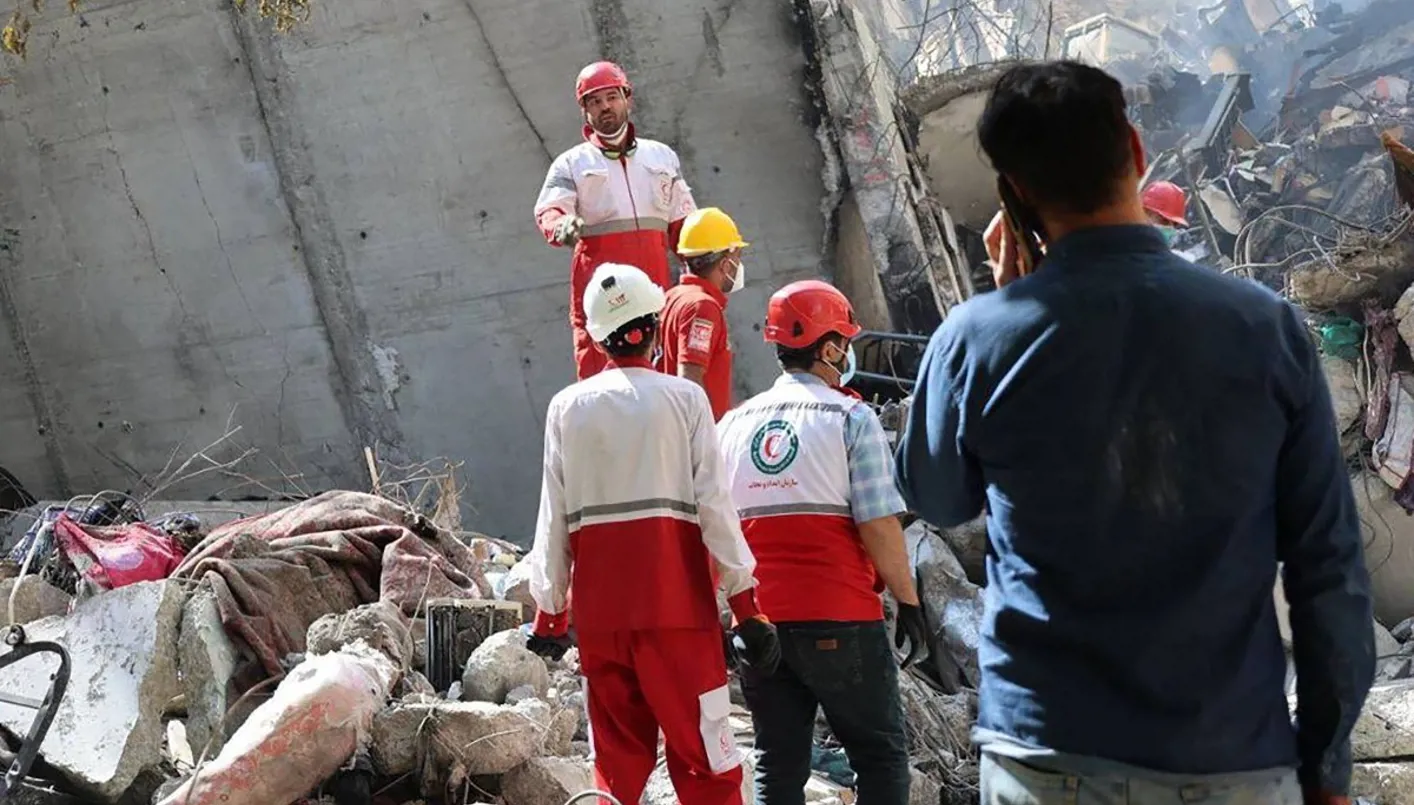 إيران: استشهاد شخصين جراء قصف إسرائيلي على سيارة إسعاف إيران: استشهاد شخصين جراء قصف إسرائيلي على سيارة إسعاف