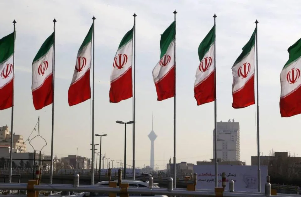 إيران تحذر قطر وعمان: لا تفاوض مع استمرار الهجمات الإسرائيلية إيران تحذر قطر وعمان: لا تفاوض مع استمرار الهجمات الإسرائيلية
