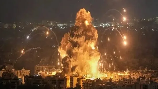إيران تُطلق حوالي 100 صاروخ باتجاه إسرائيل في جولة جديدة من الهجمات إيران تُطلق حوالي 100 صاروخ باتجاه إسرائيل في جولة جديدة من الهجمات