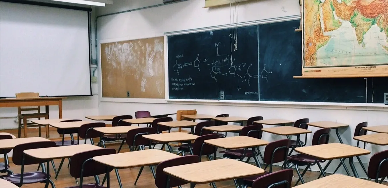 احتجاج المعلمين المتعاقدين: للمطالبة بصرف جميع المستحقات ومنح بدل الإنتاجية احتجاج المعلمين المتعاقدين: للمطالبة بصرف جميع المستحقات ومنح بدل الإنتاجية