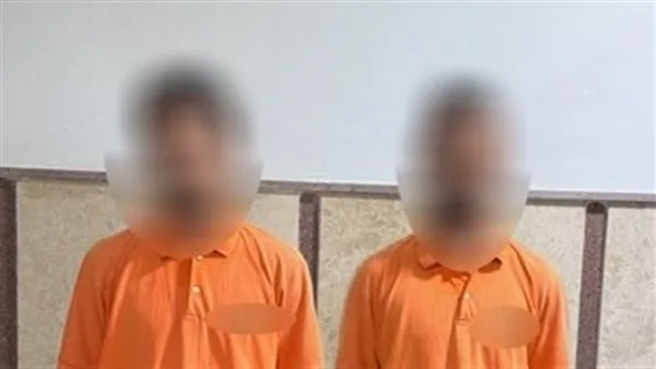 احتجاز شخصين بعد انتشار فيديو يُظهرهما يضعان كلابًا في أكياس بلاستيكية في مطروح. احتجاز شخصين بعد انتشار فيديو يُظهرهما يضعان كلابًا في أكياس بلاستيكية في مطروح.