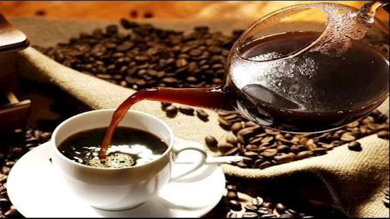 احذر.. مؤشرات غير عادية تظهر على اللسان بعد تناول الكافيين احذر.. مؤشرات غير عادية تظهر على اللسان بعد تناول الكافيين