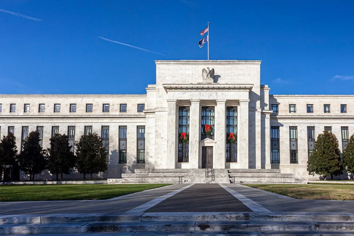ارتفاع الذهب مع انتظار تخفيض أسعار الفائدة من البنك الاحتياطي الفيدرالي وزيادة في سعر البلاتين ارتفاع الذهب مع انتظار تخفيض أسعار الفائدة من البنك الاحتياطي الفيدرالي وزيادة في سعر البلاتين