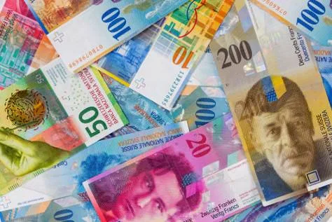 ارتفاع الفرنك السويسري أمام الدولار نتيجة التوجه نحو الأصول الآمنة في ظل التوترات الحالية ارتفاع الفرنك السويسري أمام الدولار نتيجة التوجه نحو الأصول الآمنة في ظل التوترات الحالية