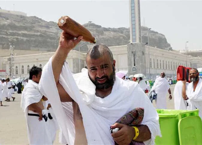 ارتفاع درجات الحرارة فوق 40.. «الحج والعمرة» تنبه الحجاج من مخاطر الإجهاد الحراري في يوم عرفة ارتفاع درجات الحرارة فوق 40.. «الحج والعمرة» تنبه الحجاج من مخاطر الإجهاد الحراري في يوم عرفة