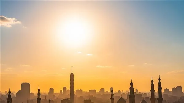 ارتفاع درجات الحرارة مستمر والبحر هادئ رغم تقلبات الطقس.. رياح محملة بالغبار تضرب مناطق متعددة ارتفاع درجات الحرارة مستمر والبحر هادئ رغم تقلبات الطقس.. رياح محملة بالغبار تضرب مناطق متعددة