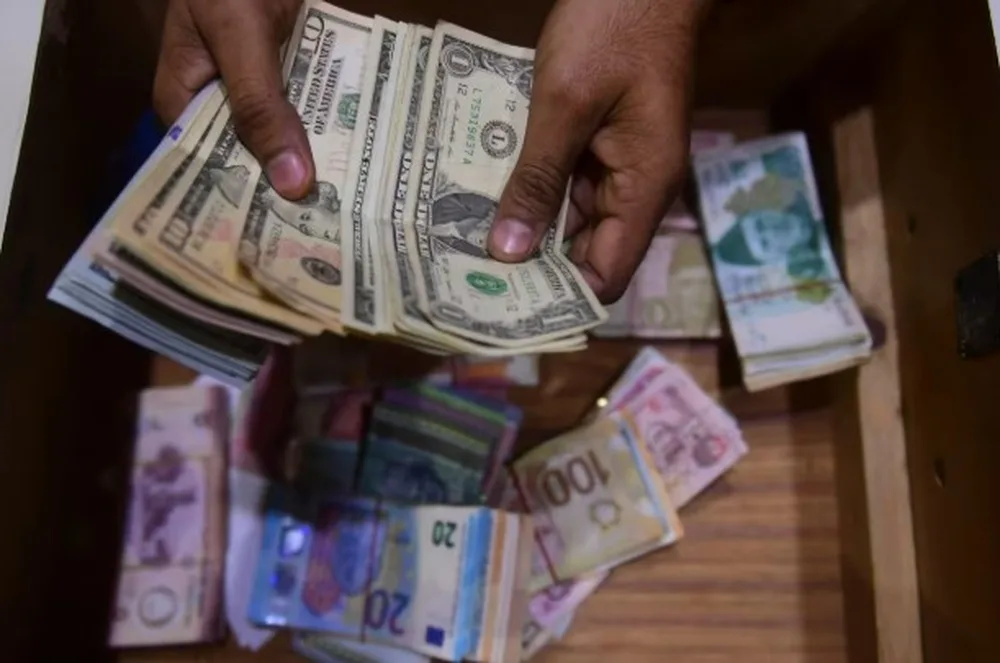 ارتفاع قيمة الدولار بسبب التوترات في الشرق الأوسط
