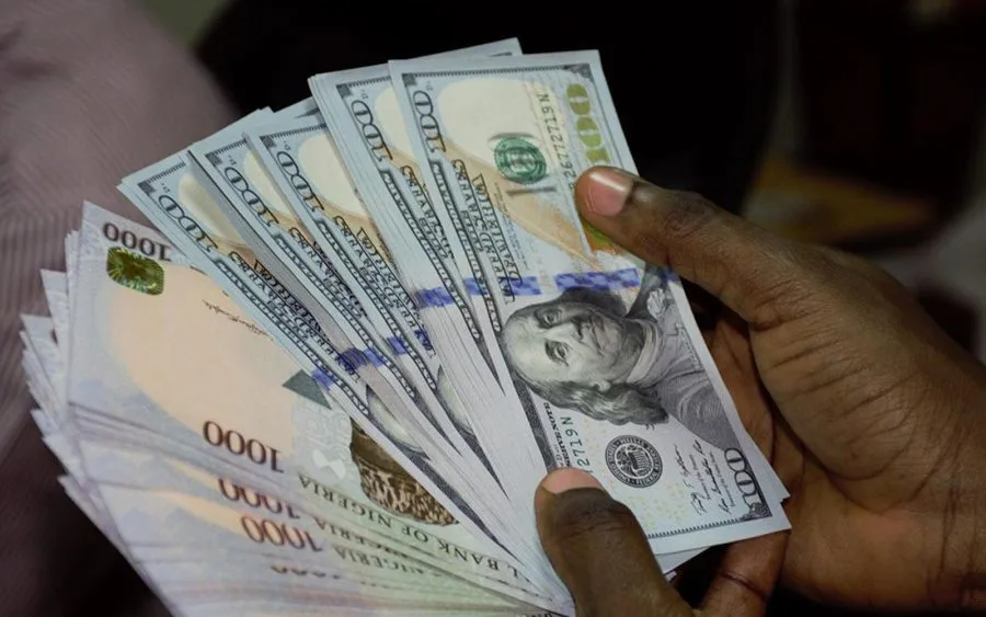 ارتفاع كبير في أسعار الدولار بالبنوك ليصل إلى 50.87 جنيه للبيع. ارتفاع كبير في أسعار الدولار بالبنوك ليصل إلى 50.87 جنيه للبيع.