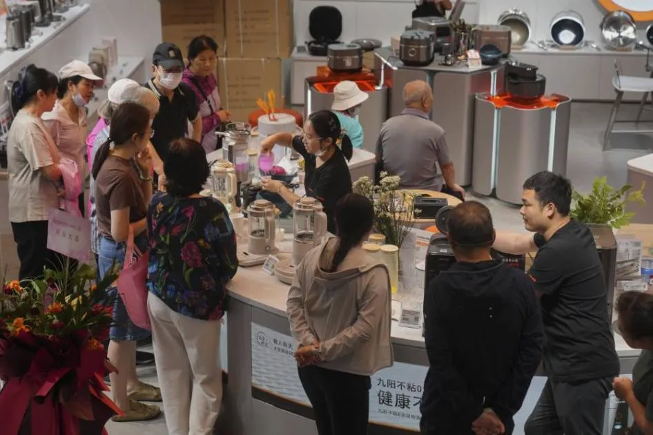 ارتفاع مبيعات التجزئة في الصين بنسبة 6.4% في مايو ارتفاع مبيعات التجزئة في الصين بنسبة 6.4% في مايو