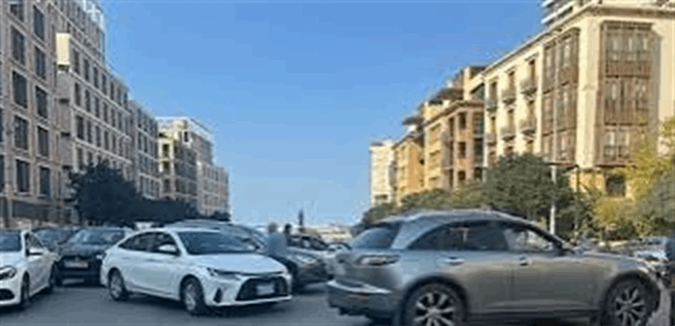 ازدحام مروري شديد في بيروت.. والجيش يغلق شارع المصارف