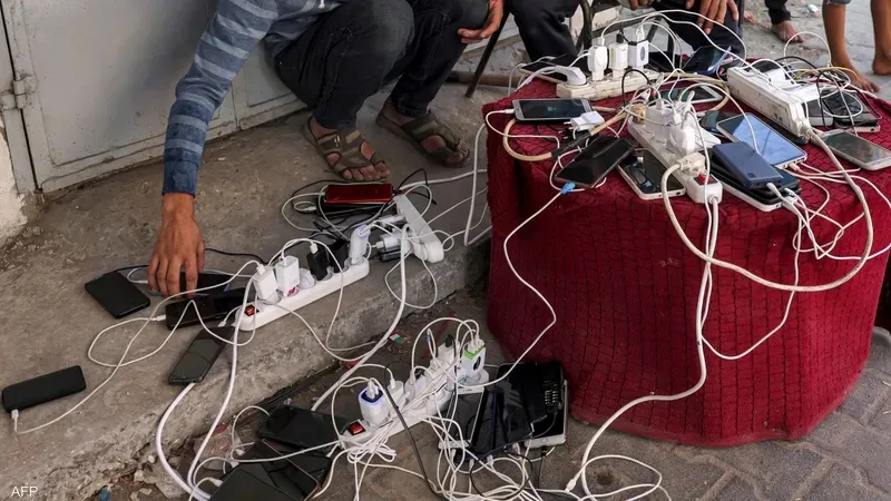 استئناف تدريجي لخدمات الهاتف الثابت والإنترنت في غزة استئناف تدريجي لخدمات الهاتف الثابت والإنترنت في غزة
