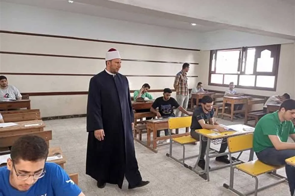 استجابة لقرار وكيل الأزهر: تشكيل لجنة فورية لمراجعة امتحان الفيزياء بعد شكاوى طلاب الثانوية الأزهرية. استجابة لقرار وكيل الأزهر: تشكيل لجنة فورية لمراجعة امتحان الفيزياء بعد شكاوى طلاب الثانوية الأزهرية.