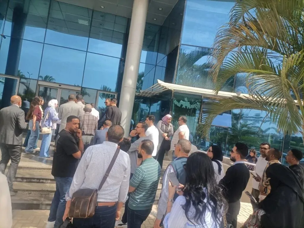 «استحوذت على أموالنا».. ضحايا «بالم هيلز» يواجهون إجراءات تعسفية وخسائر تفوق الملايين. «استحوذت على أموالنا».. ضحايا «بالم هيلز» يواجهون إجراءات تعسفية وخسائر تفوق الملايين.