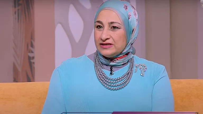 استشاري نفسي ينبه من آثار إدمان الإنترنت والهواتف المحمولة على الأطفال والمراهقين استشاري نفسي ينبه من آثار إدمان الإنترنت والهواتف المحمولة على الأطفال والمراهقين