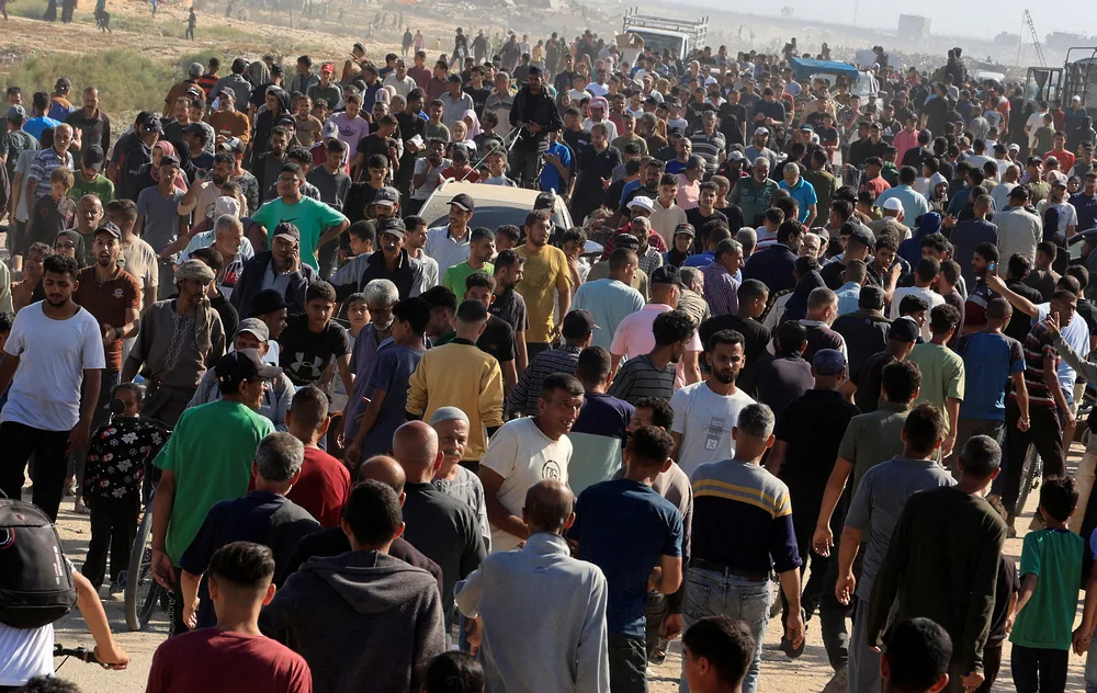 استشهاد 12 فلسطينيًا جراء قصف الجيش الإسرائيلي على قطاع غزة استشهاد 12 فلسطينيًا جراء قصف الجيش الإسرائيلي على قطاع غزة