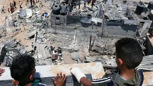 استشهاد شخصين وإصابة أكثر من 50 في غارة إسرائيلية على تجمع للمساعدات غرب رفح استشهاد شخصين وإصابة أكثر من 50 في غارة إسرائيلية على تجمع للمساعدات غرب رفح