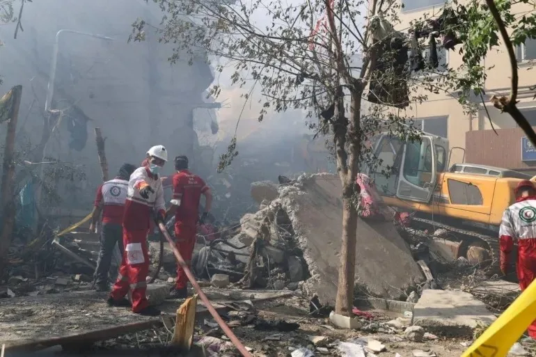 استشهاد مسؤولين إيرانيين جراء الهجوم الإسرائيلي على إيران استشهاد مسؤولين إيرانيين جراء الهجوم الإسرائيلي على إيران