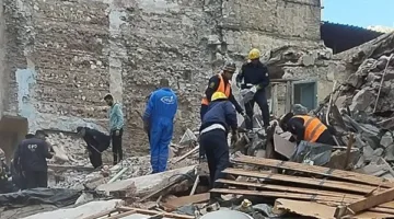 استعادة جثة طالبة من تحت أنقاض منزلCollapsed في قنا