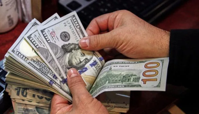استقرار الدولار وارتفاع الين.. ردود فعل الأسواق على قرار بنك اليابان استقرار الدولار وارتفاع الين.. ردود فعل الأسواق على قرار بنك اليابان