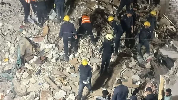 استمرار جهود البحث عن ضحايا تحت ركام مصنع الطوب المنهار في الجيزة استمرار جهود البحث عن ضحايا تحت ركام مصنع الطوب المنهار في الجيزة