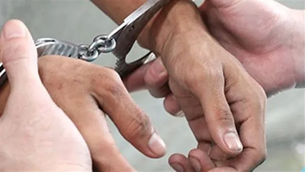 اعتقال شخصين بتهمة الاعتداء على عنصر من المرور في الجيزة اعتقال شخصين بتهمة الاعتداء على عنصر من المرور في الجيزة