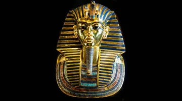 اكتشاف 139 قطعة جديدة من آثار الملك توت عنخ آمون