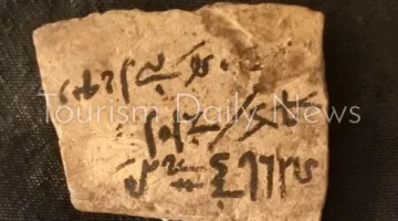اكتشاف توابيت خشبية وأوستراكات في العساسيف وسور هائل في نجع أبو عصبة بالأقصر