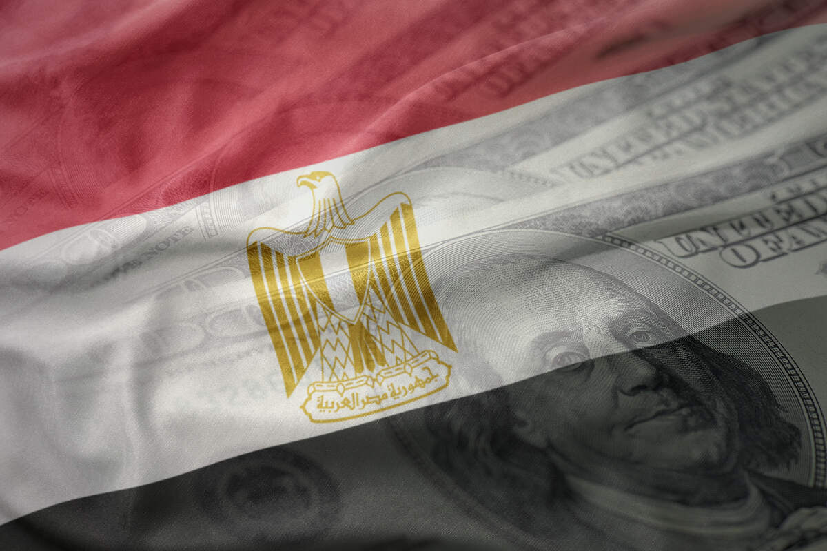 الأجانب يخفّضون استثماراتهم في السندات المصرية مع زيادة التوترات الإقليمية