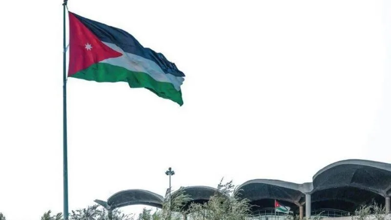 الأردن يستأنف حركة الطيران بعد إغلاقها إثر التوترات بين إيران وإسرائيل الأردن يستأنف حركة الطيران بعد إغلاقها إثر التوترات بين إيران وإسرائيل