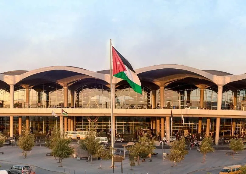 الأردن يستأنف حركة الطيران بعد ليلة من «الضربات الإيرانية» الأردن يستأنف حركة الطيران بعد ليلة من «الضربات الإيرانية»