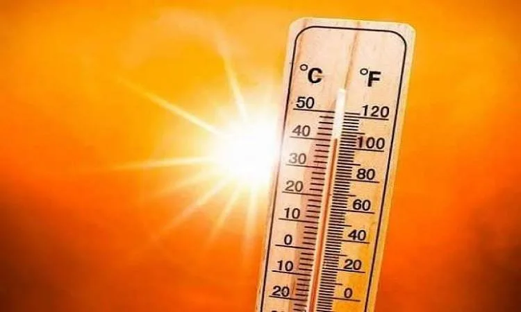 الأرصاد الجوية تنبه من استمرار ارتفاع درجات الحرارة وتوصي بتجنب التعرض لأشعة الشمس. الأرصاد الجوية تنبه من استمرار ارتفاع درجات الحرارة وتوصي بتجنب التعرض لأشعة الشمس.