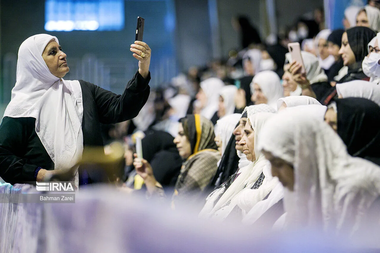 الأمن العام يسهل إجراءات مغادرة الحجاج الإيرانيين استعدادًا لرحلتهم الأمن العام يسهل إجراءات مغادرة الحجاج الإيرانيين استعدادًا لرحلتهم