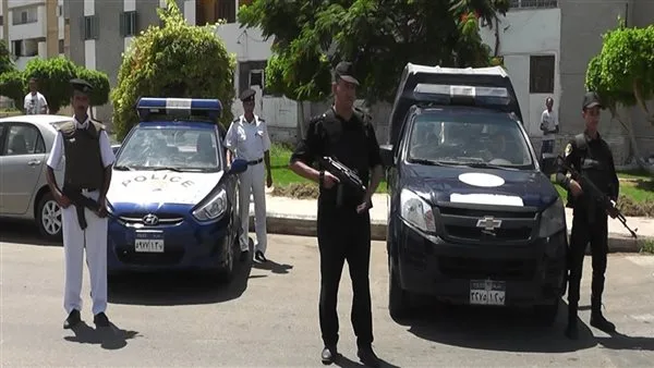 الأمن يشن حملات على أوكار الجريمة ويقبض على 28 قطعة خرطوش و39 متهماً في قضايا بلطجة وهاربين من المراقبة الأمن يشن حملات على أوكار الجريمة ويقبض على 28 قطعة خرطوش و39 متهماً في قضايا بلطجة وهاربين من المراقبة