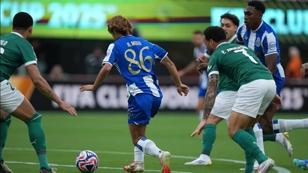 الأهلي وبورتو يحققان تعادلاً بدون أهداف أمام بالميراس في بطولة كأس العالم للأندية. الأهلي وبورتو يحققان تعادلاً بدون أهداف أمام بالميراس في بطولة كأس العالم للأندية.