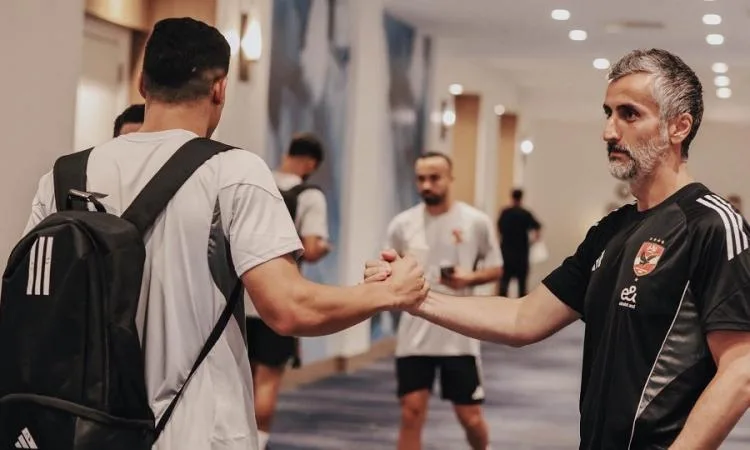 الأهلي يؤدي تمرينًا خفيفًا في فندق الإقامة تحضيرًا لمباراة ودية ضد باتشوكا المكسيكي. الأهلي يؤدي تمرينًا خفيفًا في فندق الإقامة تحضيرًا لمباراة ودية ضد باتشوكا المكسيكي.