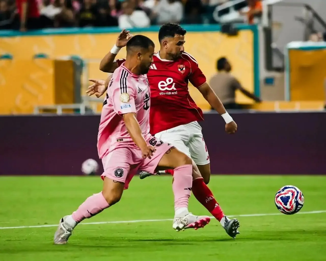 الأهلي يبدأ تحقيقاً بشأن تسديد تريزيجيه لركلة الجزاء في مواجهة إنتر ميامي الأهلي يبدأ تحقيقاً بشأن تسديد تريزيجيه لركلة الجزاء في مواجهة إنتر ميامي