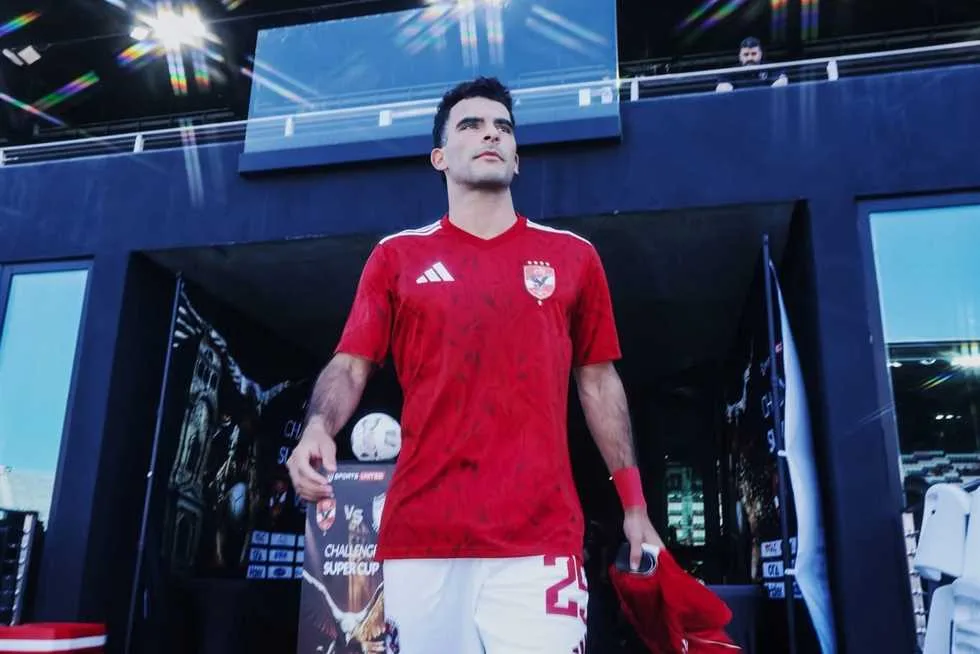 الأهلي يتدرب في ملعب جامعة “نوفا” الأهلي يتدرب في ملعب جامعة “نوفا”