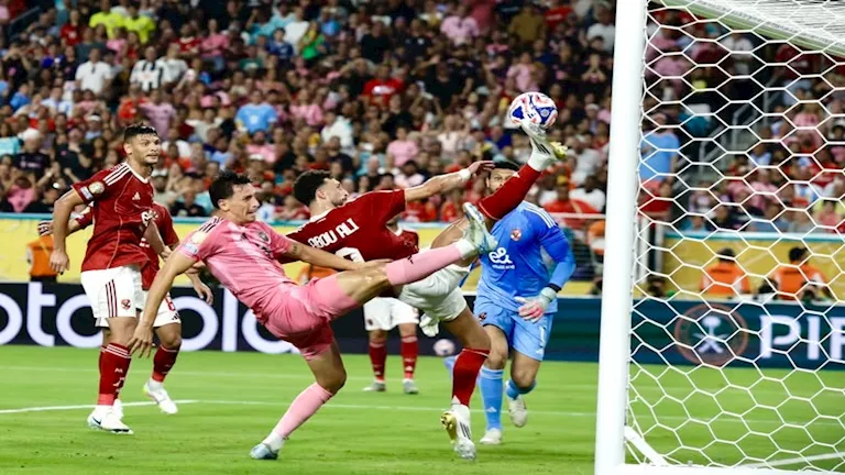 الأهلي يخضع لاعبَيه لفحص المنشطات بعد التعادل مع إنتر ميامي الأهلي يخضع لاعبَيه لفحص المنشطات بعد التعادل مع إنتر ميامي