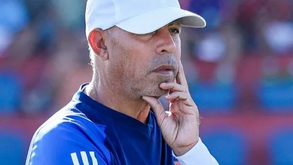 الأهلي يعرب عن تقديره لمدرب قطاع الناشئين الأهلي يعرب عن تقديره لمدرب قطاع الناشئين
