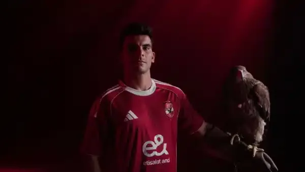 الأهلي يعلن التعاقد مع زيزو لمدة أربع سنوات.. وفيفا يفاجئ الجميع قبل مباراة إنتر ميامي. الأهلي يعلن التعاقد مع زيزو لمدة أربع سنوات.. وفيفا يفاجئ الجميع قبل مباراة إنتر ميامي.
