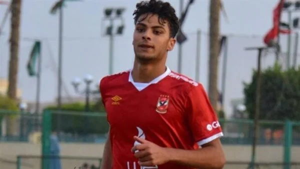 الأهلي يعيد لاعبه محمد ياسر بعد انتهاء فترة إعارته في التشيك. الأهلي يعيد لاعبه محمد ياسر بعد انتهاء فترة إعارته في التشيك.