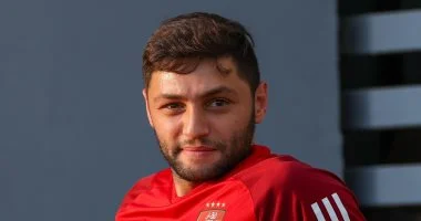الأهلي يوافق على انتقال كريم نيدفيد إلى سيراميكا في صفقة بيكهام الأهلي يوافق على انتقال كريم نيدفيد إلى سيراميكا في صفقة بيكهام