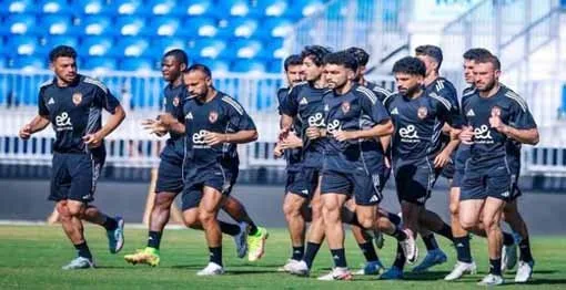 الأهلي يُتيح تدريبه للإعلام لمدة 15 دقيقة قبل مواجهة إنتر ميامي. الأهلي يُتيح تدريبه للإعلام لمدة 15 دقيقة قبل مواجهة إنتر ميامي.