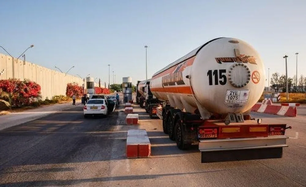 الأونروا: حظر الاحتلال لدخول الوقود إلى قطاع غزة يضع العمليات الإنسانية في خطر التوقف الكامل.