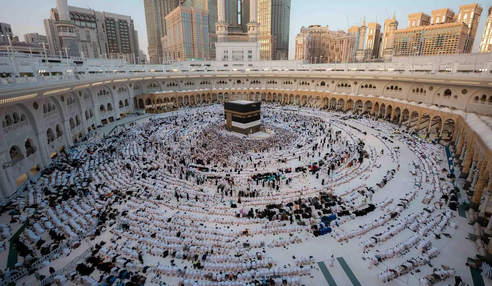 الإحصاءات: 1.67 مليون حاج خلال هذا العام و2.1 مليون ساعة تطوعية لخدمة زوار بيت الله الحرام الإحصاءات: 1.67 مليون حاج خلال هذا العام و2.1 مليون ساعة تطوعية لخدمة زوار بيت الله الحرام