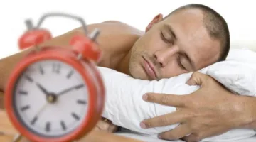 النوم لأكثر من 9 ساعات قد يضر بصحتك وذهنك
