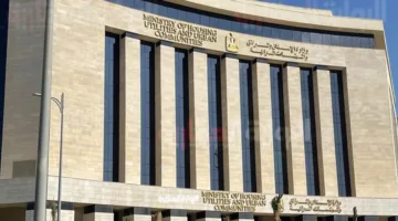 “الإسكان”: رئيس جهاز القاهرة الجديدة يلتقي بأهالي “بيت الوطن” و”دار مصر” لبحث اقتراحاتهم واحتياجاتهم