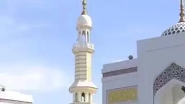 الإفتاء تكشف عن أهمية التبكير في حضور صلاة الجمعة الإفتاء تكشف عن أهمية التبكير في حضور صلاة الجمعة
