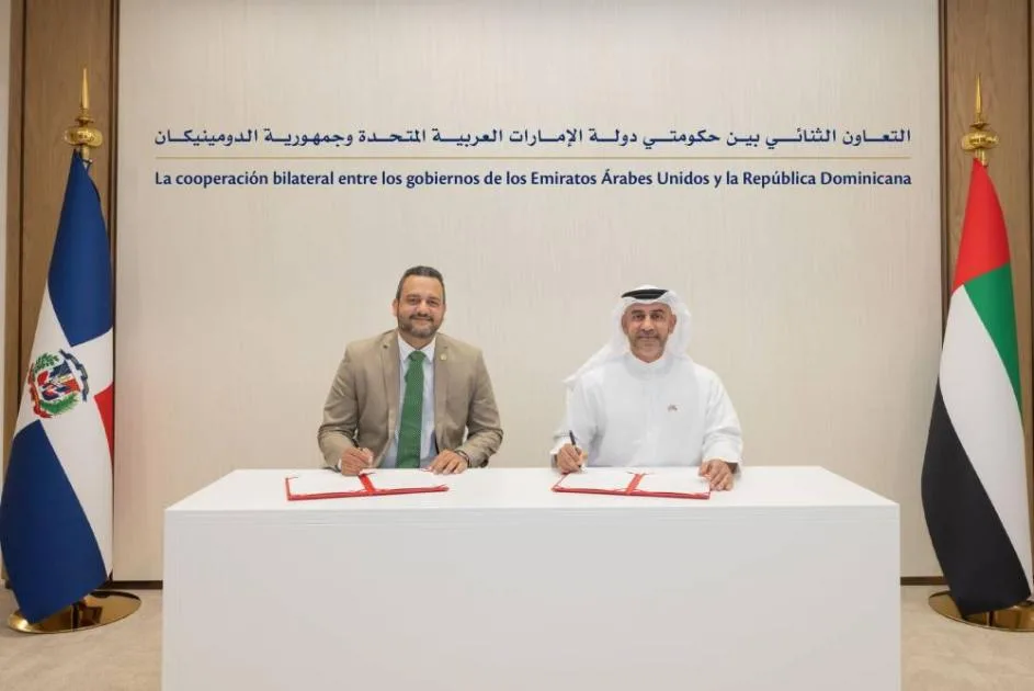 الإمارات ودومينيكا تُعقدان شراكة لتبادل المعرفة والخبرات. الإمارات ودومينيكا تُعقدان شراكة لتبادل المعرفة والخبرات.
