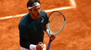 الإيطالي موزيتي reaches the semifinals of the Roland Garros tournament.